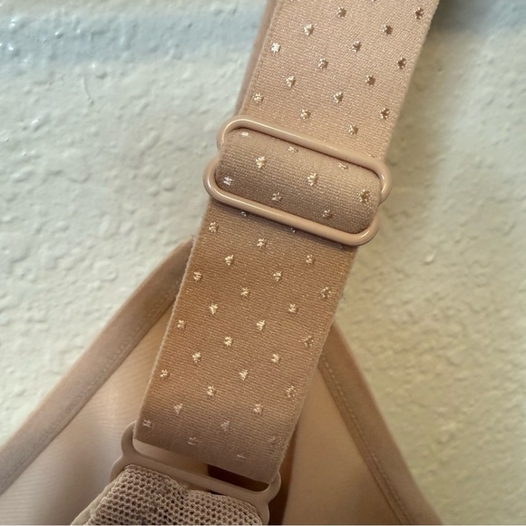 Wacoal Nude Neutral Beige Bra Underwire Adjustable Wide Straps 4 Hooks Size 38H - Picture 6 of 8